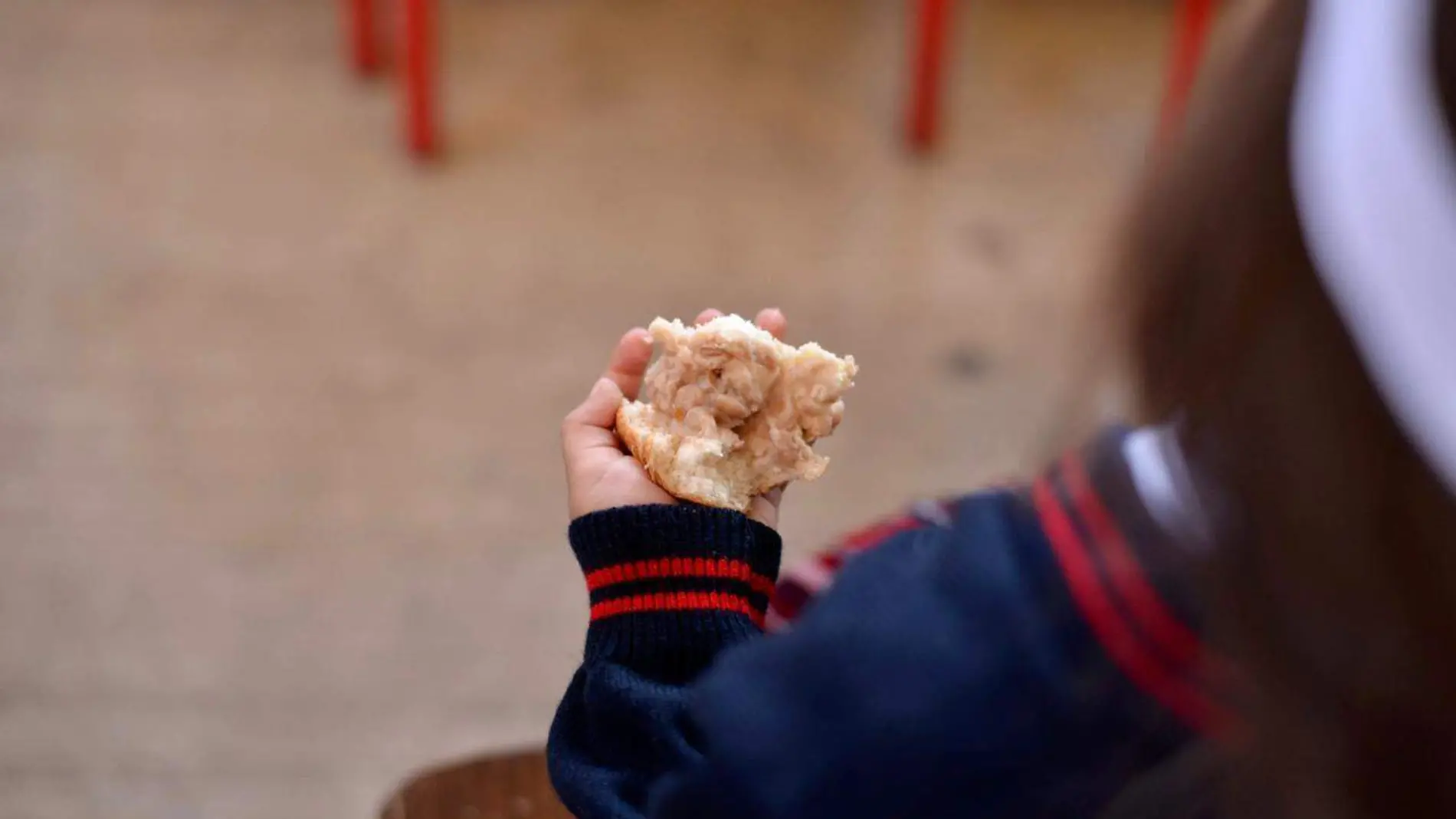 Alimentos chatarra en escuela y exteriores (1)